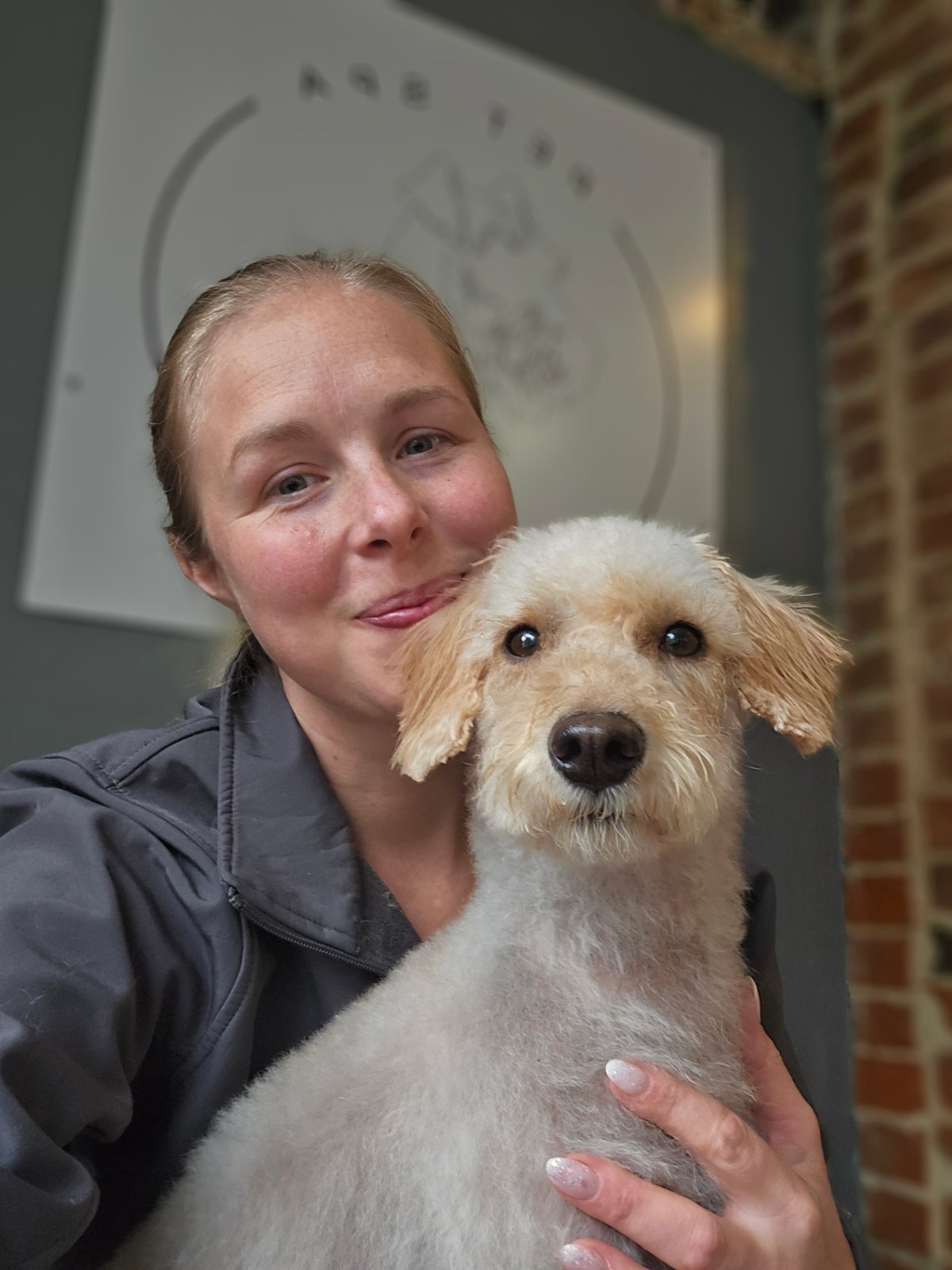 Lee-Ann Wills, dog groomer