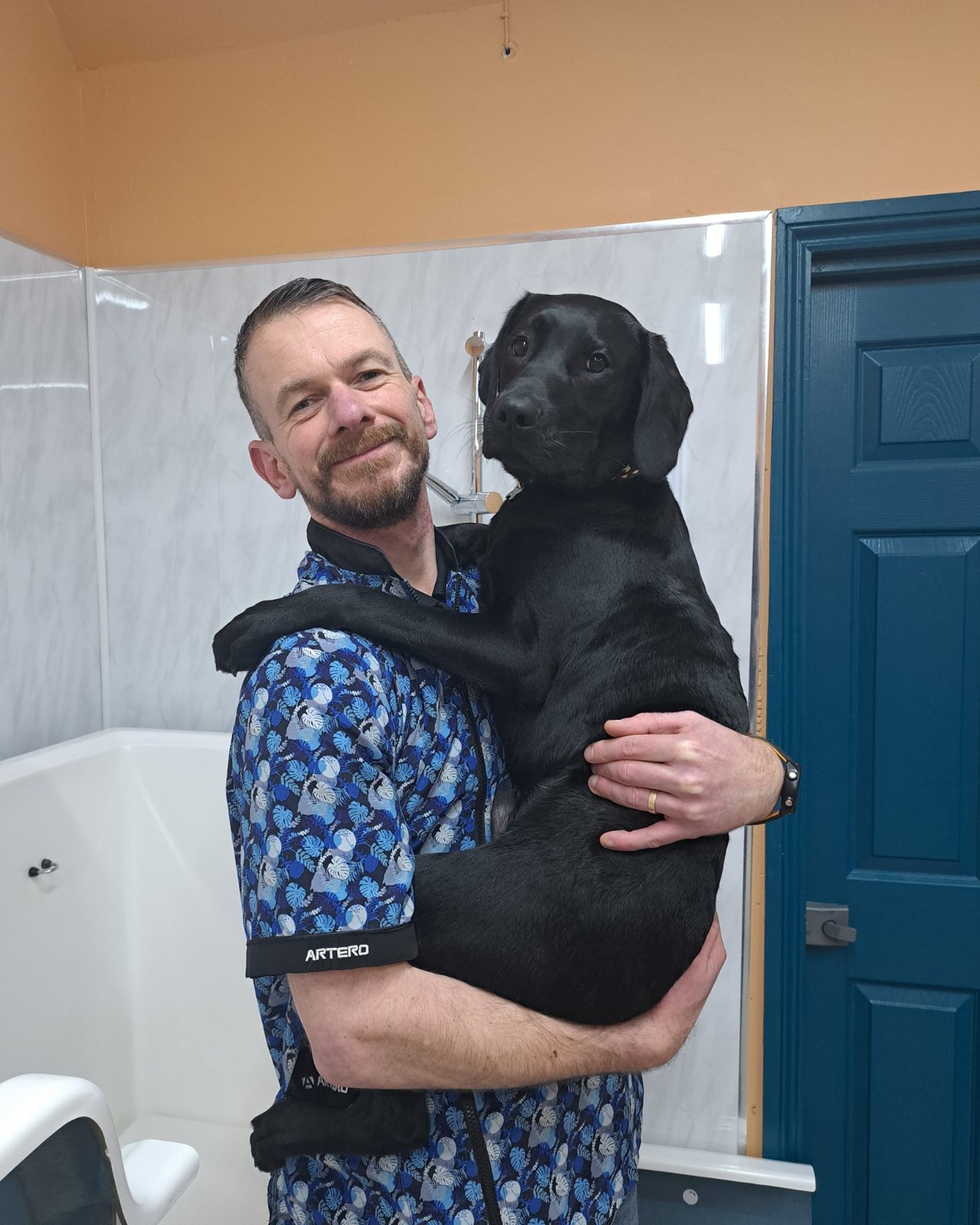Dog and Throne grooming photo 5
